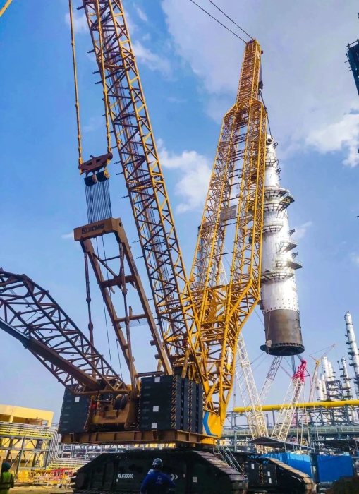 奔赴海外！徐工履帶起重機(jī)跨海助建大型石油煉化項目