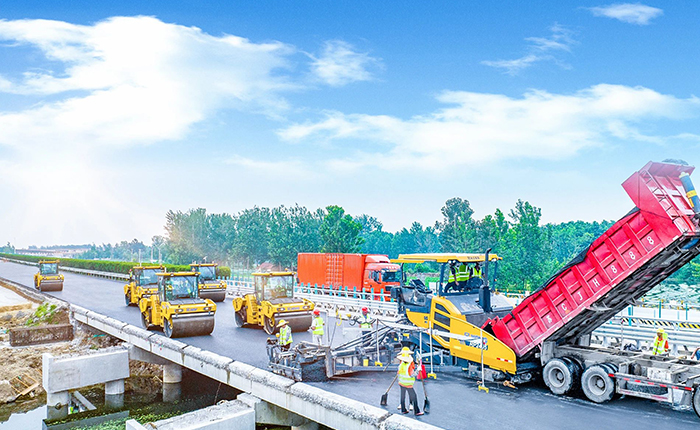 江蘇高速上演徐工成套道路機(jī)械大片！